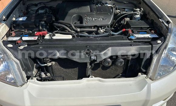 Nunua Ilio tumika Toyota Land Cruiser Prado Nyeupe Gari ndani ya Maputo nchini Maputo Nunua Ilio tumika Toyota Land Cruiser Prado Nyeupe Gari ndani ya Maputo nchini Maputo