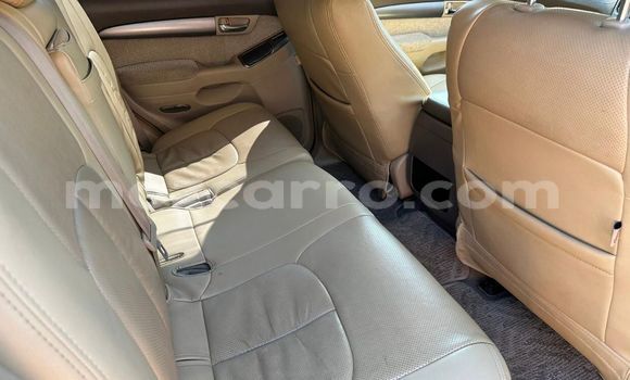 Nunua Ilio tumika Toyota Land Cruiser Prado Nyeupe Gari ndani ya Maputo nchini Maputo Nunua Ilio tumika Toyota Land Cruiser Prado Nyeupe Gari ndani ya Maputo nchini Maputo