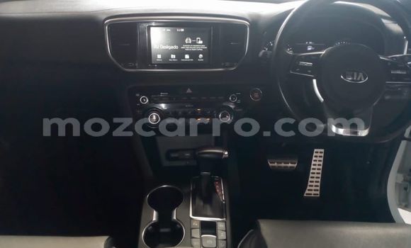 Nunua Ilio tumika Kia Sportage Nyeupe Gari ndani ya Maputo nchini Maputo Nunua Ilio tumika Kia Sportage Nyeupe Gari ndani ya Maputo nchini Maputo