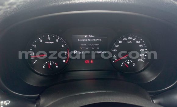 Nunua Ilio tumika Kia Sportage Nyeupe Gari ndani ya Maputo nchini Maputo Nunua Ilio tumika Kia Sportage Nyeupe Gari ndani ya Maputo nchini Maputo