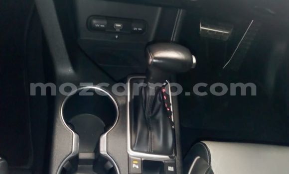 Nunua Ilio tumika Kia Sportage Nyeupe Gari ndani ya Maputo nchini Maputo Nunua Ilio tumika Kia Sportage Nyeupe Gari ndani ya Maputo nchini Maputo