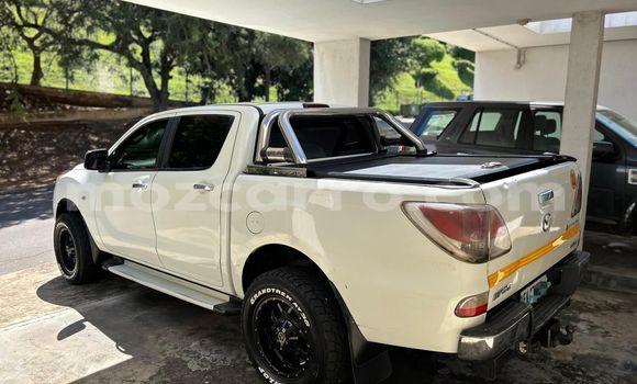 Comprar Usado Mazda BT-50 Branco Carro em Maputo em Maputo Comprar Usado Mazda BT-50 Branco Carro em Maputo em Maputo