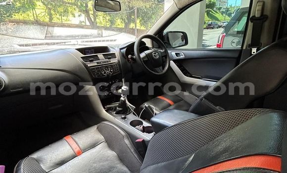 Comprar Usado Mazda BT-50 Branco Carro em Maputo em Maputo Comprar Usado Mazda BT-50 Branco Carro em Maputo em Maputo