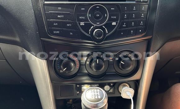 Comprar Usado Mazda BT-50 Branco Carro em Maputo em Maputo Comprar Usado Mazda BT-50 Branco Carro em Maputo em Maputo