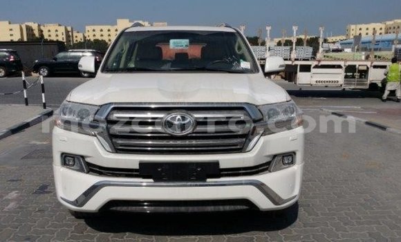 Tenga Imported Toyota Land Cruiser Chena Mota in Import - Dubai in Cabo Delgado Tenga Imported Toyota Land Cruiser Chena Mota in Import - Dubai in Cabo Delgado