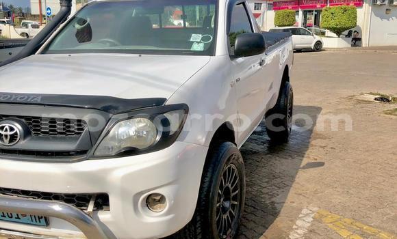 Comprar Novo Toyota Hilux Branco Carro em Maputo em Maputo Comprar Novo Toyota Hilux Branco Carro em Maputo em Maputo