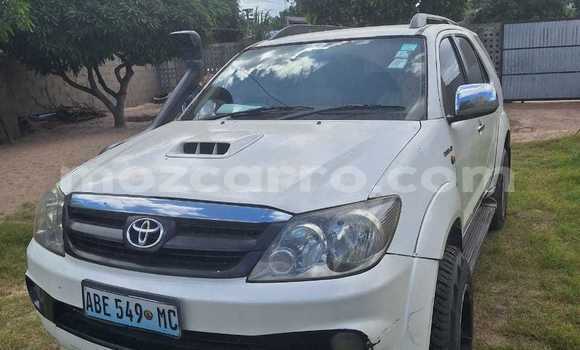 Comprar Usado Toyota Fortuner Branco Carro em Maputo em Maputo Comprar Usado Toyota Fortuner Branco Carro em Maputo em Maputo