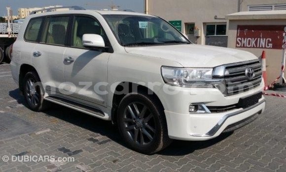 Tenga Imported Toyota Land Cruiser Chena Mota in Import - Dubai in Cabo Delgado Tenga Imported Toyota Land Cruiser Chena Mota in Import - Dubai in Cabo Delgado