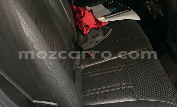 Nunua Ilio tumika Kia Sorento Nyeupe Gari ndani ya Maputo nchini Maputo Nunua Ilio tumika Kia Sorento Nyeupe Gari ndani ya Maputo nchini Maputo