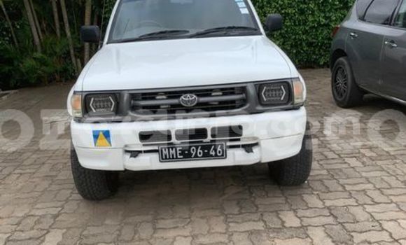 Nunua Ilio tumika Toyota Hilux Nyeupe Gari ndani ya Maputo nchini Maputo Nunua Ilio tumika Toyota Hilux Nyeupe Gari ndani ya Maputo nchini Maputo