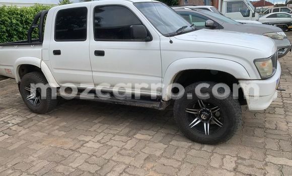 Nunua Ilio tumika Toyota Hilux Nyeupe Gari ndani ya Maputo nchini Maputo Nunua Ilio tumika Toyota Hilux Nyeupe Gari ndani ya Maputo nchini Maputo