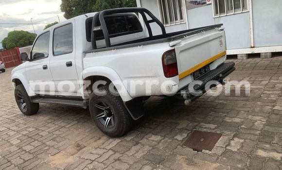 Nunua Ilio tumika Toyota Hilux Nyeupe Gari ndani ya Maputo nchini Maputo Nunua Ilio tumika Toyota Hilux Nyeupe Gari ndani ya Maputo nchini Maputo