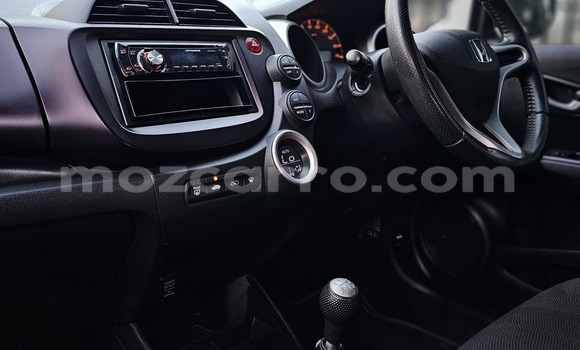 Nunua Ilio tumika Honda Fit Fedha Gari ndani ya Maputo nchini Maputo Nunua Ilio tumika Honda Fit Fedha Gari ndani ya Maputo nchini Maputo