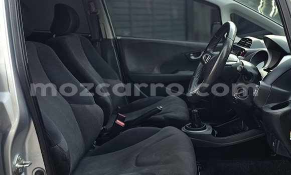 Nunua Ilio tumika Honda Fit Fedha Gari ndani ya Maputo nchini Maputo Nunua Ilio tumika Honda Fit Fedha Gari ndani ya Maputo nchini Maputo