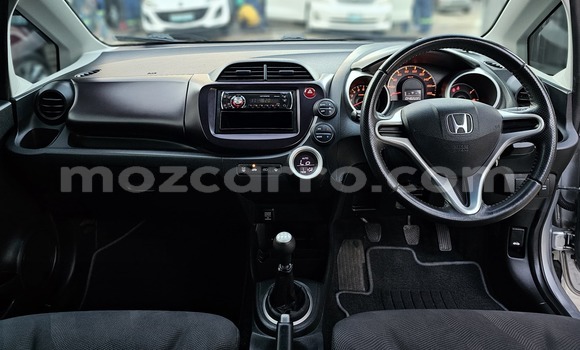 Nunua Ilio tumika Honda Fit Fedha Gari ndani ya Maputo nchini Maputo Nunua Ilio tumika Honda Fit Fedha Gari ndani ya Maputo nchini Maputo