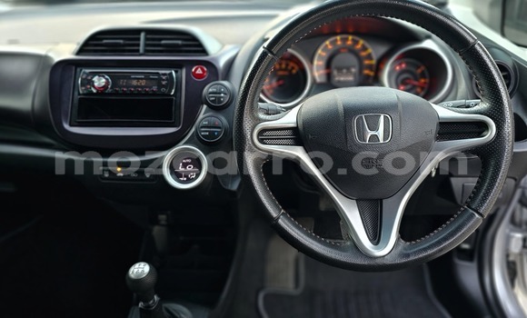 Nunua Ilio tumika Honda Fit Fedha Gari ndani ya Maputo nchini Maputo Nunua Ilio tumika Honda Fit Fedha Gari ndani ya Maputo nchini Maputo