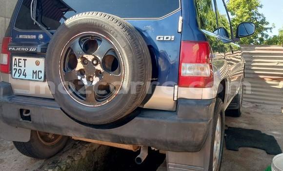 Comprar Usado Mitsubishi Pajero iO Azul Carro em Maputo em Maputo Comprar Usado Mitsubishi Pajero iO Azul Carro em Maputo em Maputo