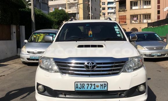 Comprar Novo Toyota Fortuner Branco Carro em Maputo em Maputo Comprar Novo Toyota Fortuner Branco Carro em Maputo em Maputo