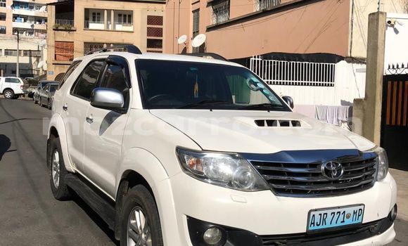 Comprar Novo Toyota Fortuner Branco Carro em Maputo em Maputo Comprar Novo Toyota Fortuner Branco Carro em Maputo em Maputo