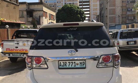 Comprar Novo Toyota Fortuner Branco Carro em Maputo em Maputo Comprar Novo Toyota Fortuner Branco Carro em Maputo em Maputo