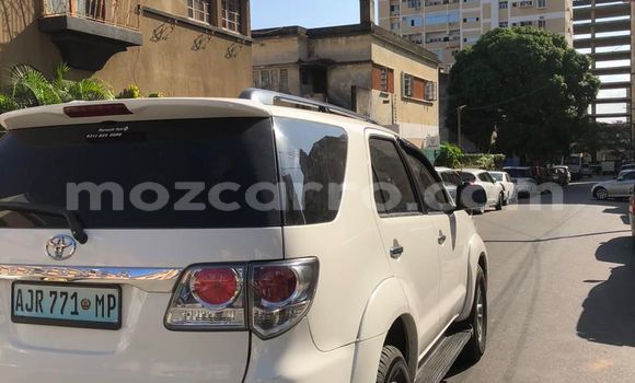 Comprar Novo Toyota Fortuner Branco Carro em Maputo em Maputo Comprar Novo Toyota Fortuner Branco Carro em Maputo em Maputo