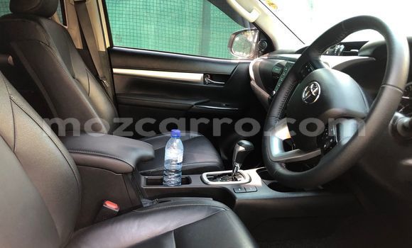 Comprar Novo Toyota Hiluxe Revo Prata Carro em Maputo em Maputo Comprar Novo Toyota Hiluxe Revo Prata Carro em Maputo em Maputo