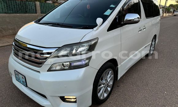 Nunua Mpya Toyota Vellfire Nyeupe Gari ndani ya Maputo nchini Maputo
