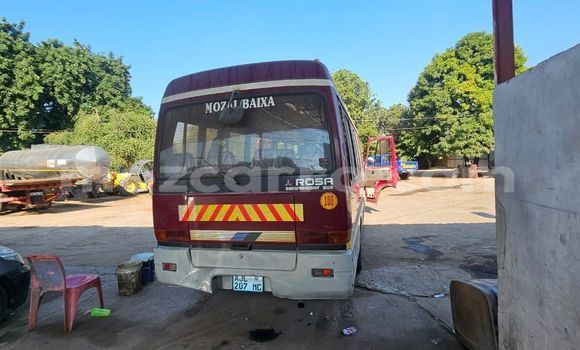 Tenga Tsaru Mitsubishi Van Zvimwe Rori in Maputo in Maputo