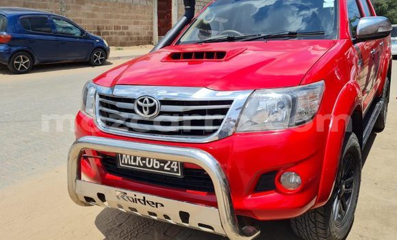 Nunua Ilio tumika Toyota Hilux Nyekundu Gari ndani ya Maputo nchini Maputo Nunua Ilio tumika Toyota Hilux Nyekundu Gari ndani ya Maputo nchini Maputo