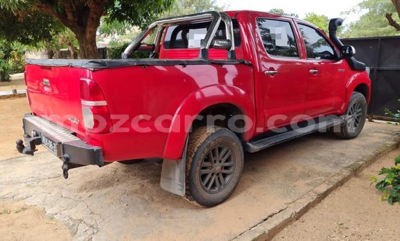 Nunua Ilio tumika Toyota Hilux Nyekundu Gari ndani ya Maputo nchini Maputo Nunua Ilio tumika Toyota Hilux Nyekundu Gari ndani ya Maputo nchini Maputo