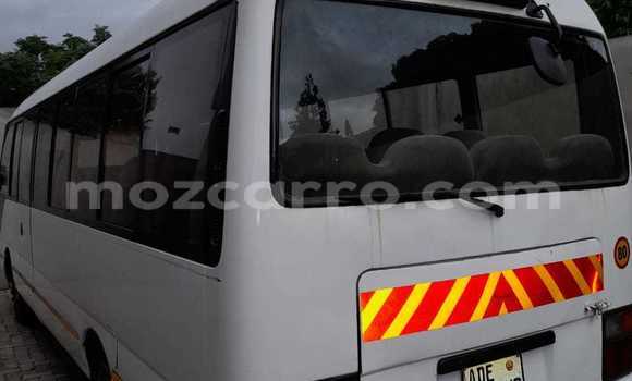 Comprar Usado Toyota Coaster Branco Carro em Maputo em Maputo