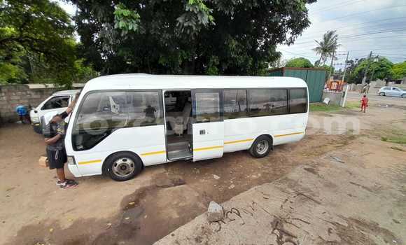 Comprar Usado Toyota Coaster Branco Carro em Maputo em Maputo Comprar Usado Toyota Coaster Branco Carro em Maputo em Maputo