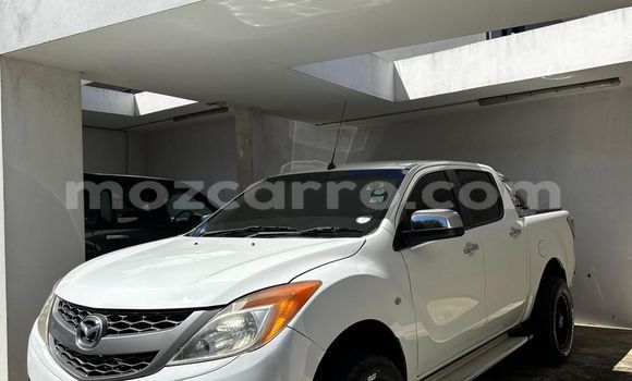 Comprar Novo Mazda BT-50 Branco Carro em Maputo em Maputo
