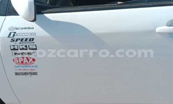 Nunua Ilio tumika Toyota Corolla Nyeupe Gari ndani ya Maputo nchini Maputo Nunua Ilio tumika Toyota Corolla Nyeupe Gari ndani ya Maputo nchini Maputo