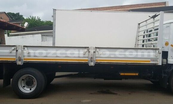 Tenga Tsaru Nissan UD Chena Rori in Beira in Sofala Tenga Tsaru Nissan UD Chena Rori in Beira in Sofala