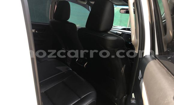 Nunua Ilio tumika Toyota Hiluxe Revo Nyeupe Gari ndani ya Maputo nchini Maputo Nunua Ilio tumika Toyota Hiluxe Revo Nyeupe Gari ndani ya Maputo nchini Maputo