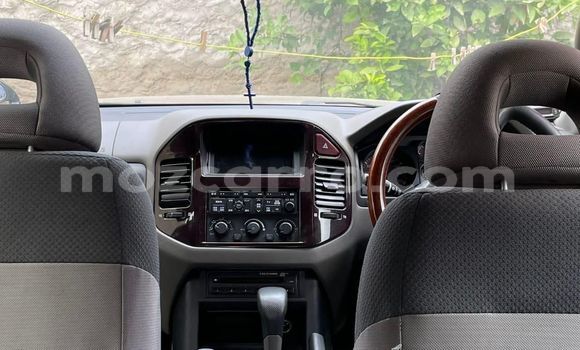Comprar Usado Mitsubishi Pajero Azul Carro em Maputo em Maputo Comprar Usado Mitsubishi Pajero Azul Carro em Maputo em Maputo