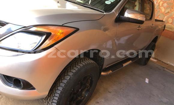 Nunua Ilio tumika Mazda BT-50 Fedha Gari ndani ya Maputo nchini Maputo Nunua Ilio tumika Mazda BT-50 Fedha Gari ndani ya Maputo nchini Maputo