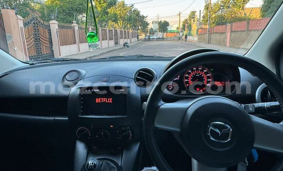 Buy Used Mazda Demio Green Car in Maputo in Maputo Buy Used Mazda Demio Green Car in Maputo in Maputo