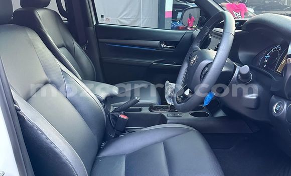 Comprar Novo Toyota Hilux Branco Carro em Maputo em Maputo Comprar Novo Toyota Hilux Branco Carro em Maputo em Maputo