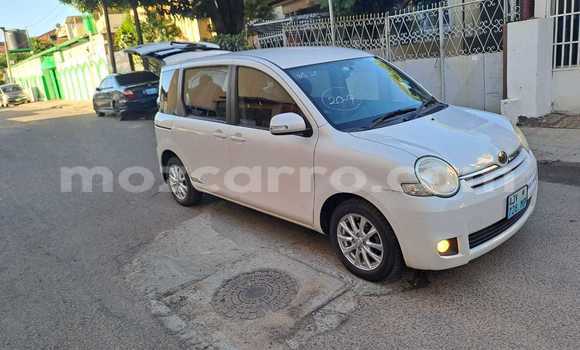 Nunua Ilio tumika Toyota Sienta Nyeupe Gari ndani ya Maputo nchini Maputo Nunua Ilio tumika Toyota Sienta Nyeupe Gari ndani ya Maputo nchini Maputo