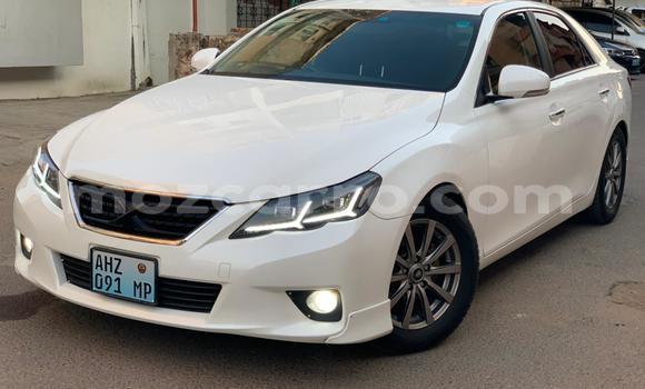 Nunua Ilio tumika Toyota Mark X Nyeupe Gari ndani ya Maputo nchini Maputo