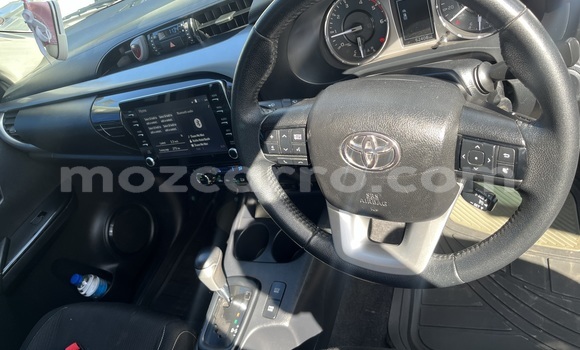 Buy Used Toyota Hiluxe Revo White Car in Maputo in Maputo Buy Used Toyota Hiluxe Revo White Car in Maputo in Maputo
