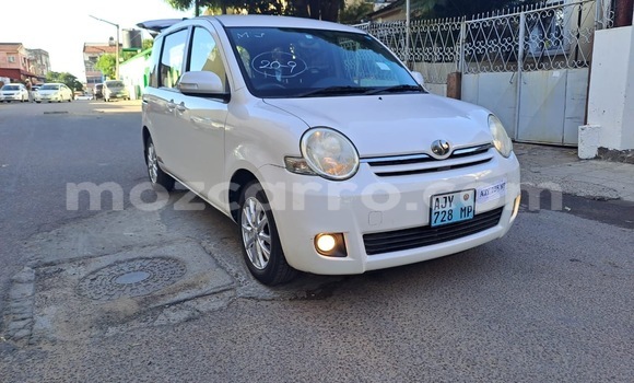 Comprar Novo Toyota Sienta Branco Carro em Maputo em Maputo Comprar Novo Toyota Sienta Branco Carro em Maputo em Maputo