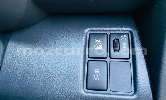 Nunua Ilio tumika Toyota RAV4 Fedha Gari ndani ya Maputo nchini Maputo Nunua Ilio tumika Toyota RAV4 Fedha Gari ndani ya Maputo nchini Maputo