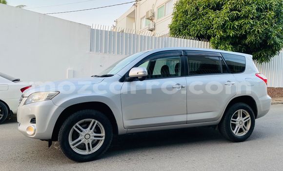 Nunua Ilio tumika Toyota RAV4 Fedha Gari ndani ya Maputo nchini Maputo Nunua Ilio tumika Toyota RAV4 Fedha Gari ndani ya Maputo nchini Maputo