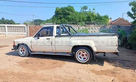 Buy Used Toyota Hilux Silver Car in Maputo in Maputo Buy Used Toyota Hilux Silver Car in Maputo in Maputo