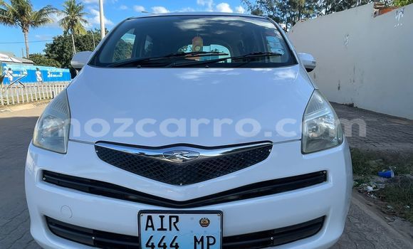 Buy Used Toyota Ractis White Car in Maputo in Maputo