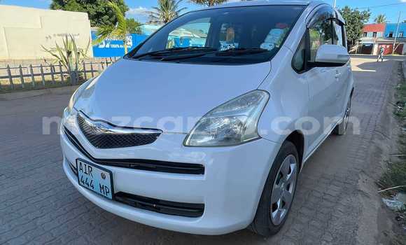 Buy Used Toyota Ractis White Car in Maputo in Maputo Buy Used Toyota Ractis White Car in Maputo in Maputo