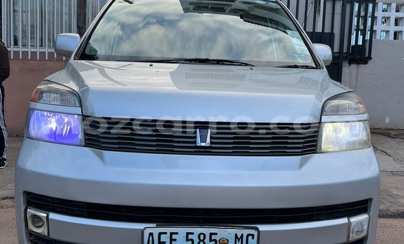 Comprar Usado Toyota Noah Prata Carro em Maputo em Maputo